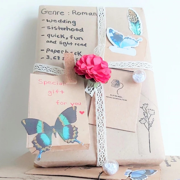 Blind Date with a Book - Picture 1 of 2